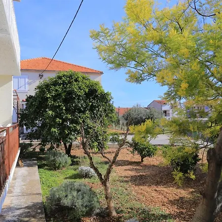 Apartman With Parking Space - 18116 Trogir