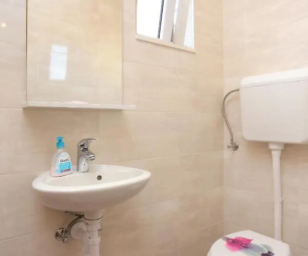 With Parking Space - 18116 Trogir