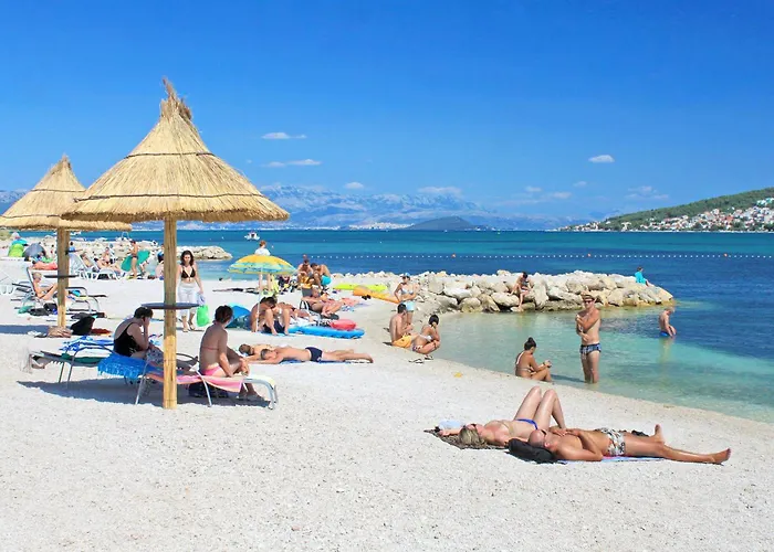With Parking Space - 18116 Apartmán Trogir