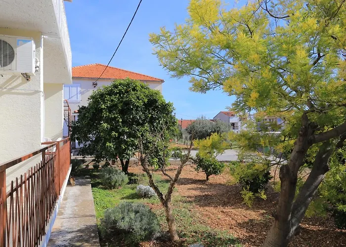 公寓 With Parking Space - 18116 特罗吉尔